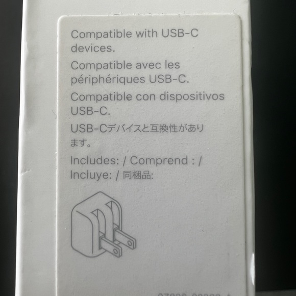 Apple USB-C Power Adapter - Picture 3 of 4